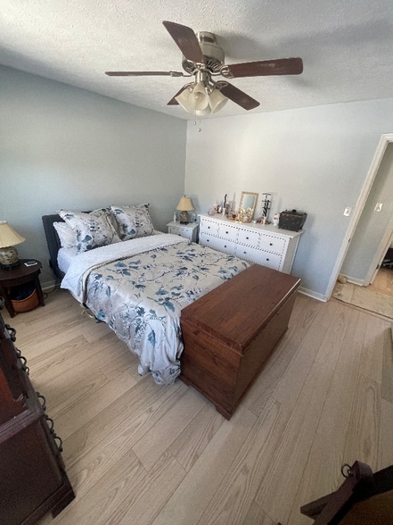 Building Photo - 2271 Sunburst Rd