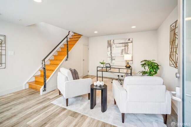 Building Photo - 142 Russ St