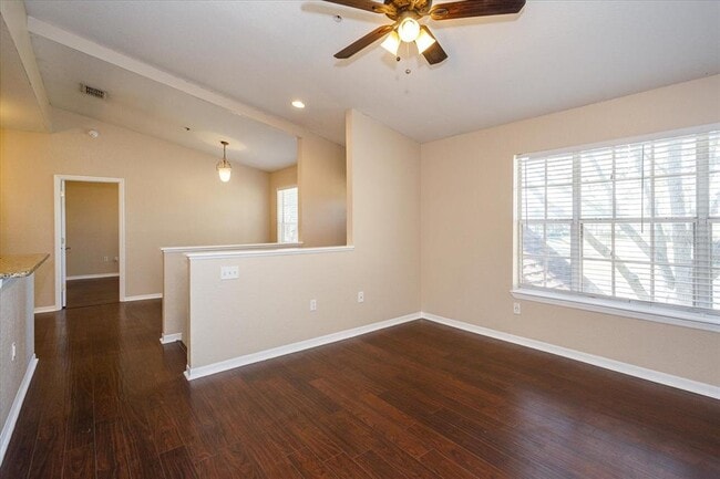 Building Photo - 819 Grand Regency Pointe