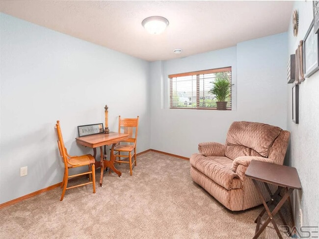 Building Photo - 3300 E Brewster St