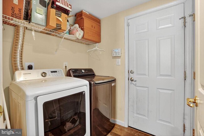 Building Photo - 558 Edmonton Terrace NE