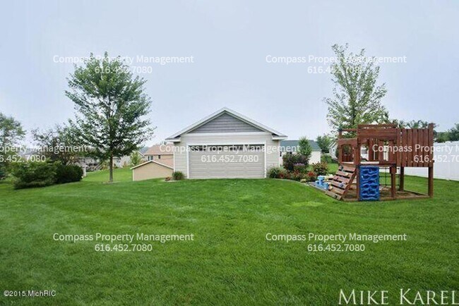 Building Photo - COMING SOON! 5 Bed 3.5 Bath Home in Hudson...