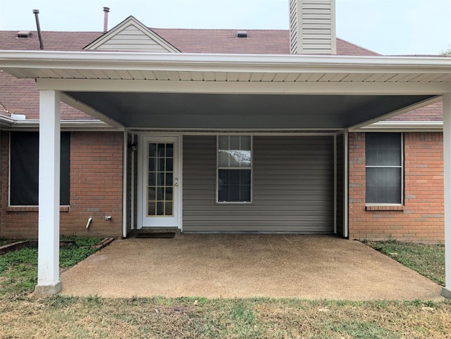 Building Photo - 2087 Kindlewood Dr