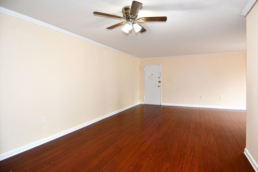 Building Photo - 11406 Cherry Hill Rd