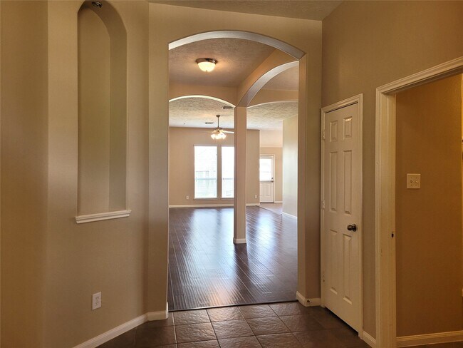 Building Photo - 11826 Fortune Park Dr