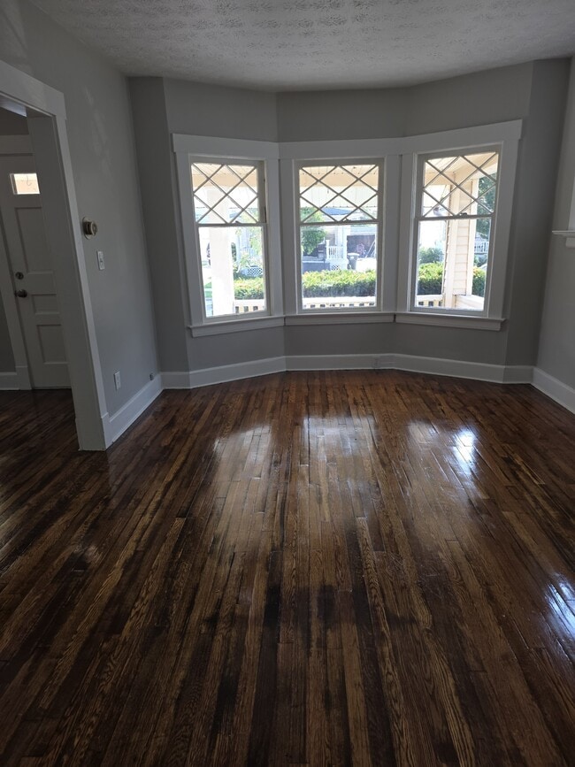 Building Photo - 1286 Beach Ave