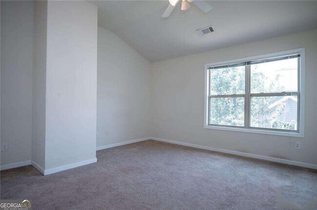 Building Photo - 304 Ridge Pointe Drive