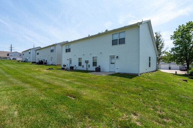 Building Photo - 3523-3525 Prescott Dr.