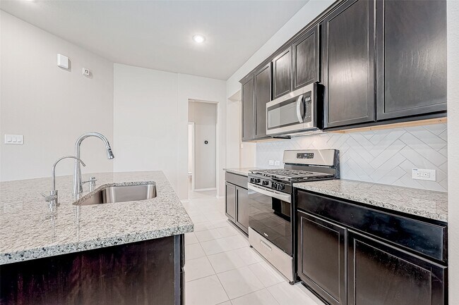 Building Photo - 31801 Pecan Cottage Ln