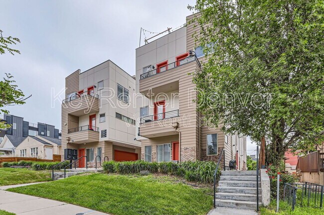 Primary Photo - 1208 Perry St