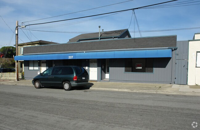 Building Photo - 227 Brighton Rd