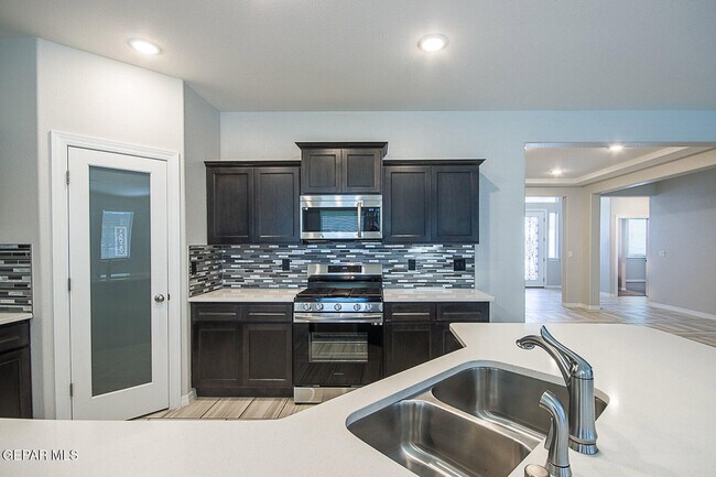 Building Photo - 2621 Mike Price Dr