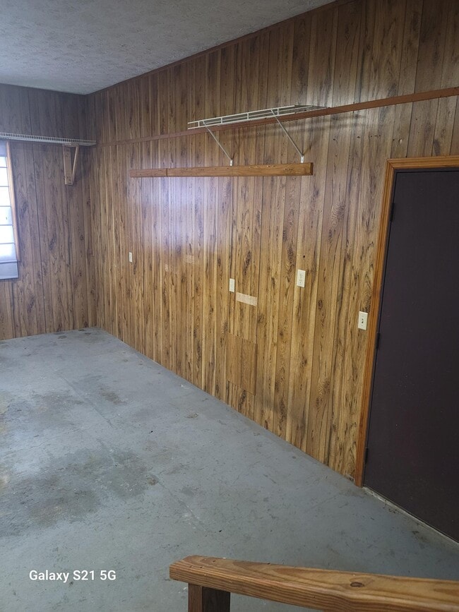 Building Photo - 140 Shelley Ln