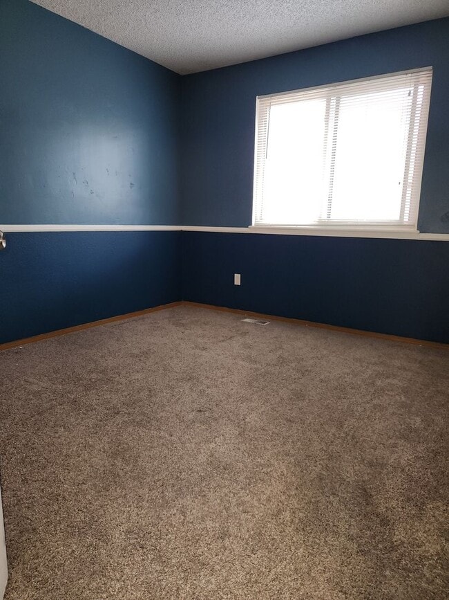Building Photo - Wonderful townhome unit in Arvada! MOVE IN READY!!