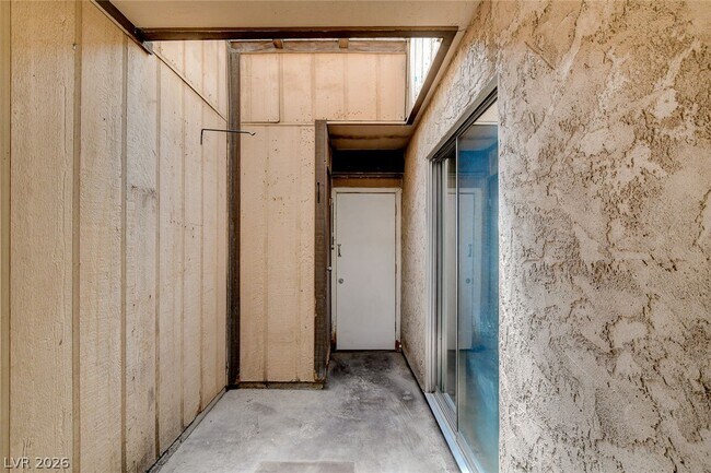 Building Photo - 401 N Lamb Blvd