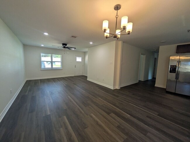 Building Photo - 1230 Ranier