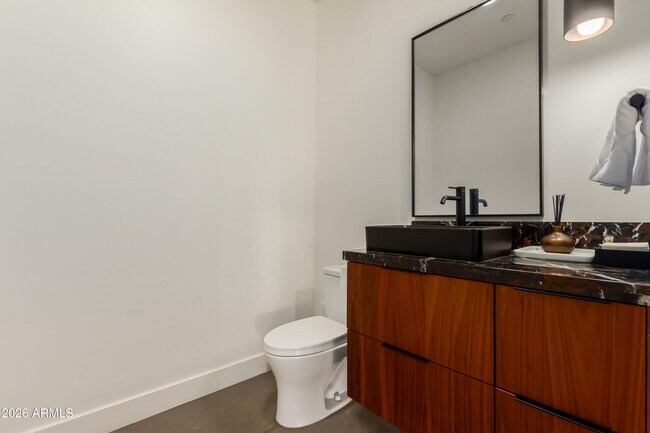 Building Photo - 4905 E White Gates Dr