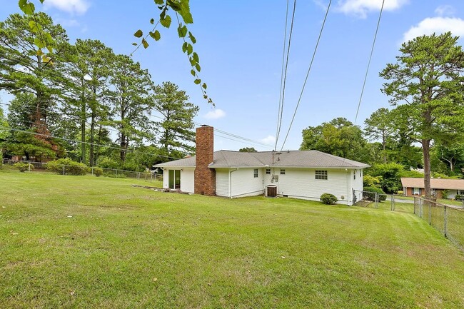 Building Photo - Charming 3BR Home on a Quiet Cul-de-Sac with Large Fenced Yard