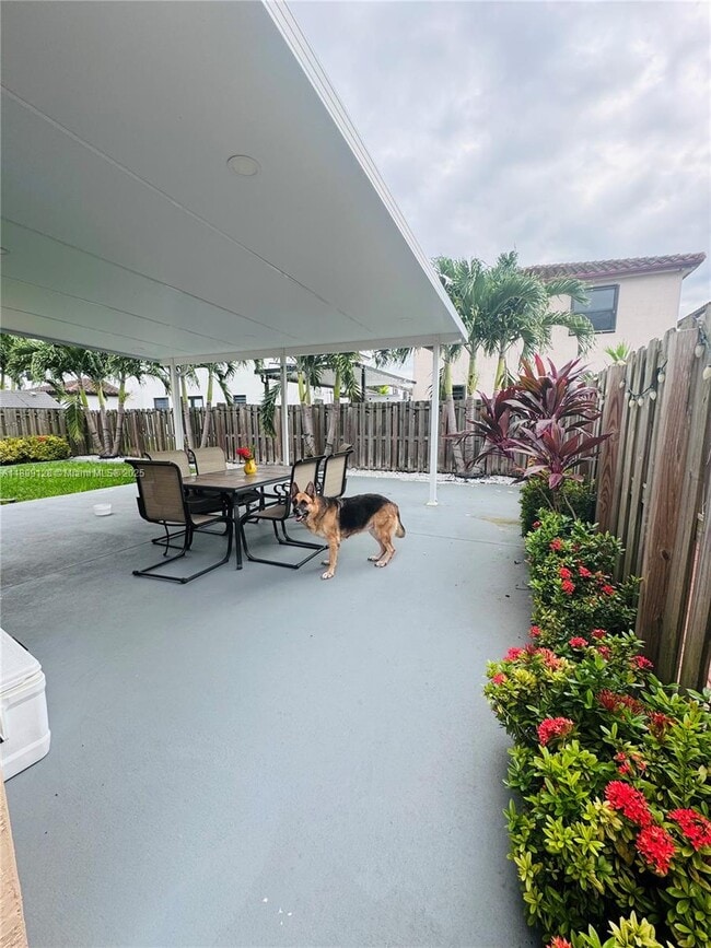 Building Photo - 25001 SW 118 Ct