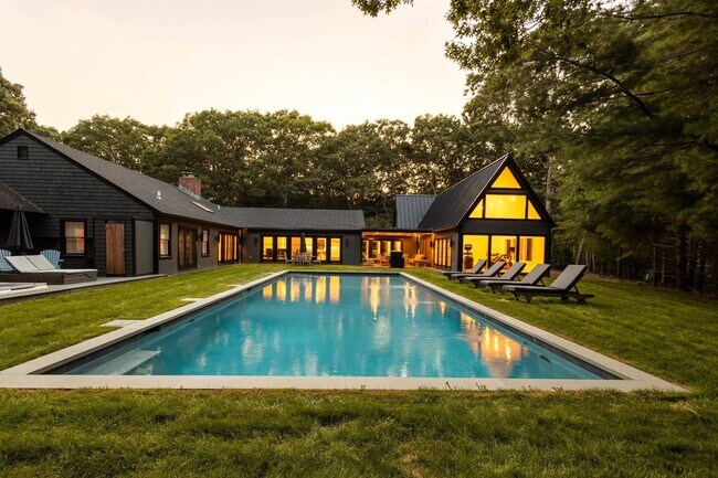 Building Photo - 500 Water Mill Towd Rd