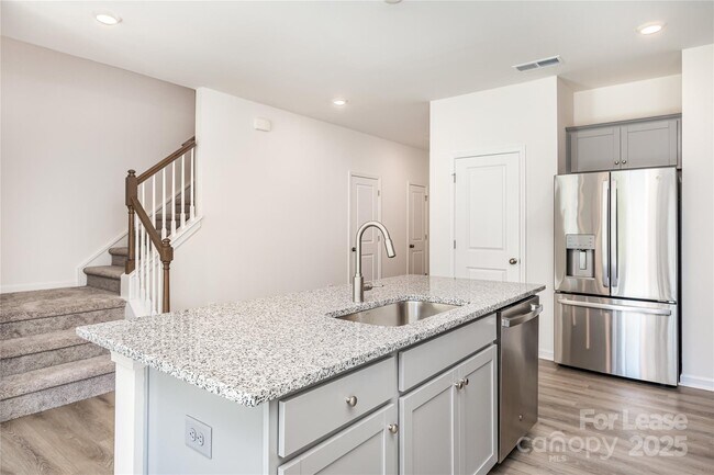 Building Photo - 3160 Lilac Grove Dr