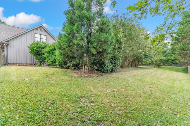 Building Photo - 2016 Rivergate Dr