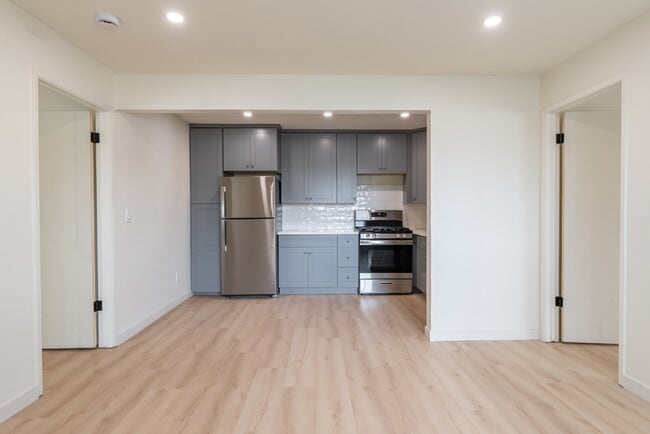 Building Photo - LEASE PENDING - 2 Bedroom, 2 Bath Coastal Apartment