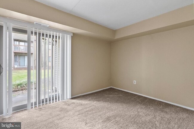 Building Photo - 211 James Ct