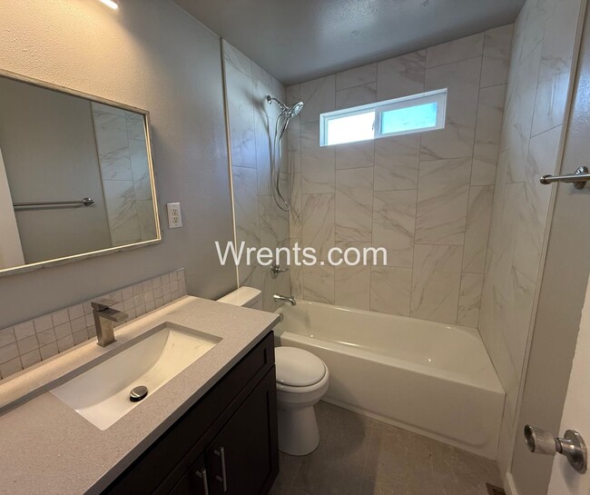 Building Photo - Charming 3 Bed / 1 Bath Home – North Spokane