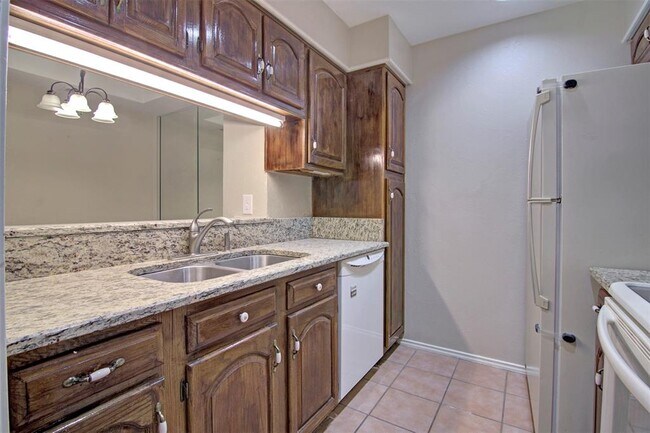 Building Photo - 5100 Verde Valley Ln