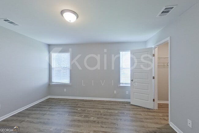 Building Photo - 203 Western Red Cedar Dr