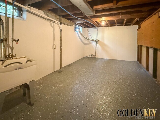 Building Photo - Spacious Newly Remodeled Ranch!