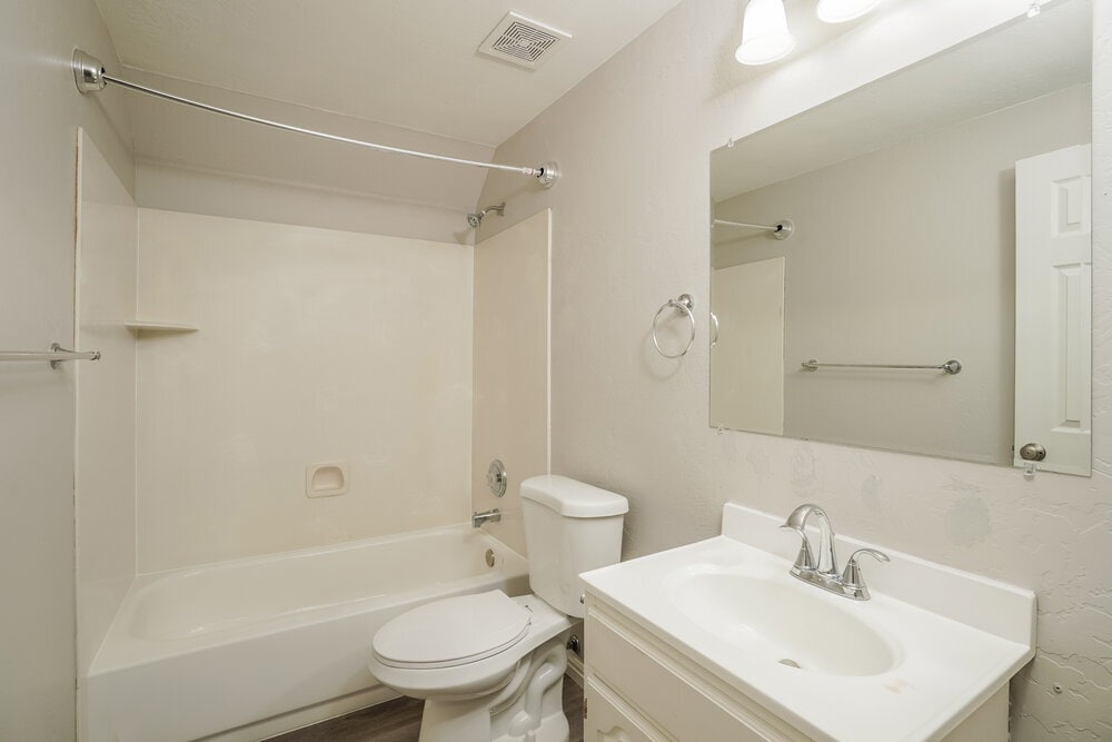 Building Photo - 14122 Rosaleen Ln