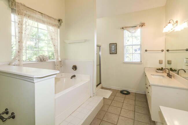 Building Photo - 5803 Carriage Hills Dr