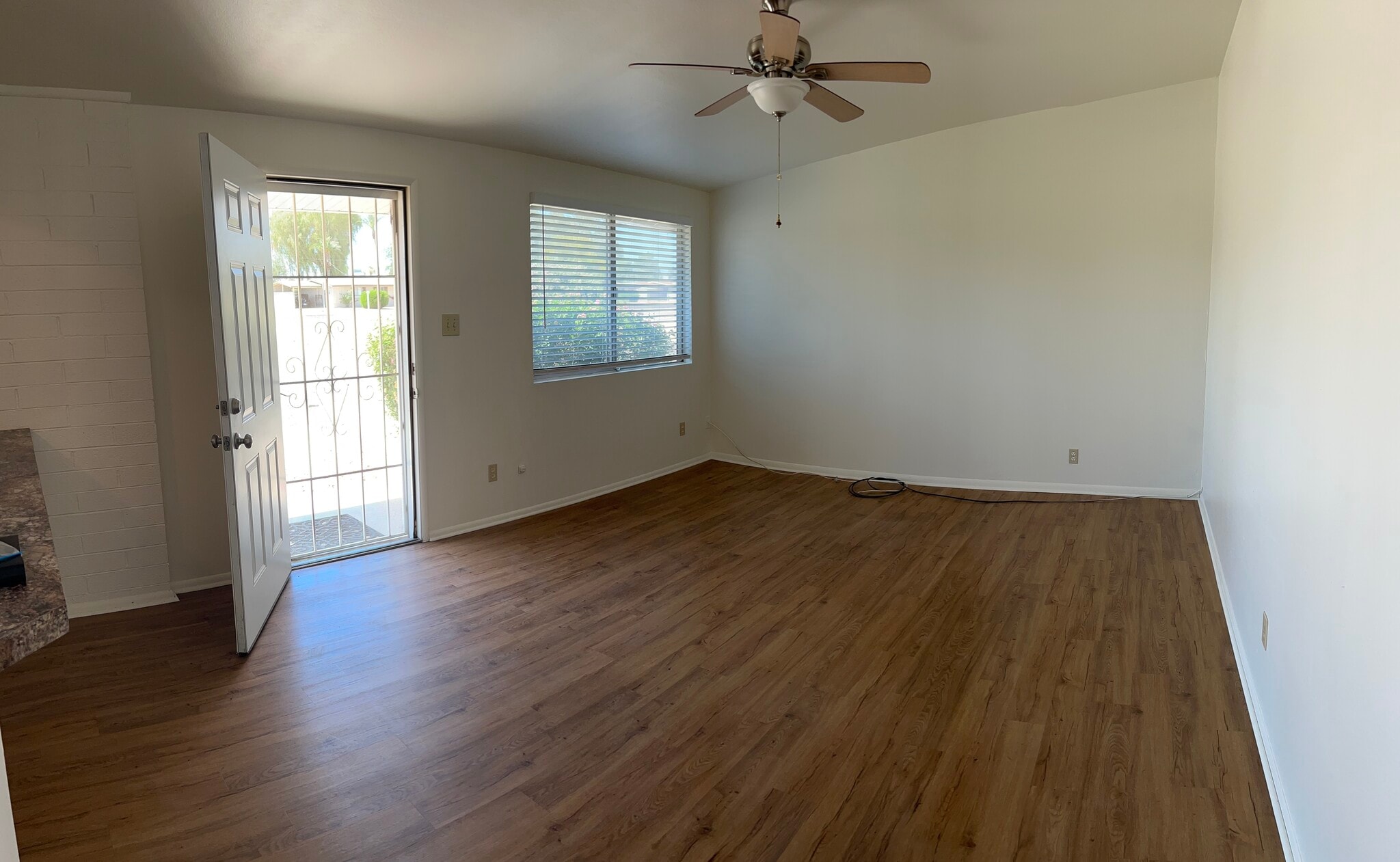 Living room - 10464 W Oakmont Dr