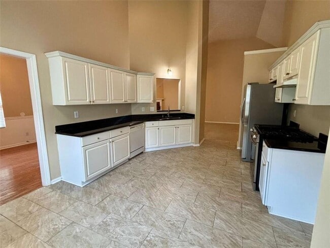 Building Photo - 540 Chandon Way