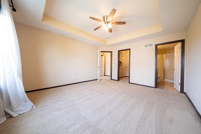 Building Photo - 9690 Independence Cir