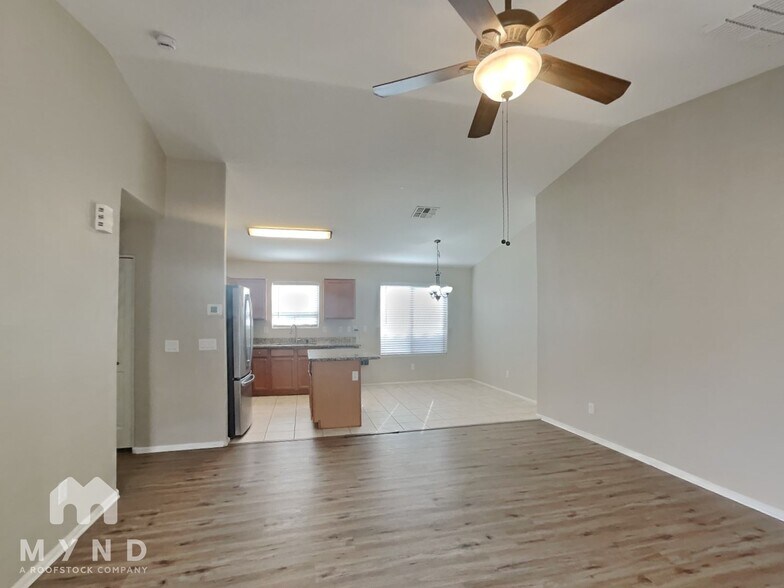 Building Photo - 41613 W Sunland Dr