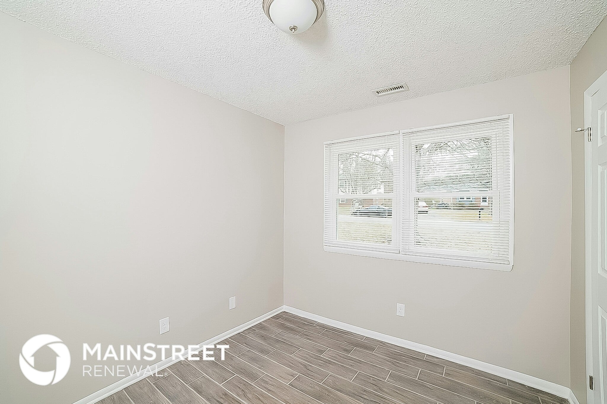 Building Photo - 470 Creekway Dr