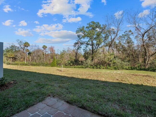 Building Photo - 658 Legacy Lp
