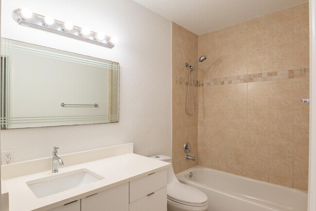 Building Photo - 1650 Presidential Way