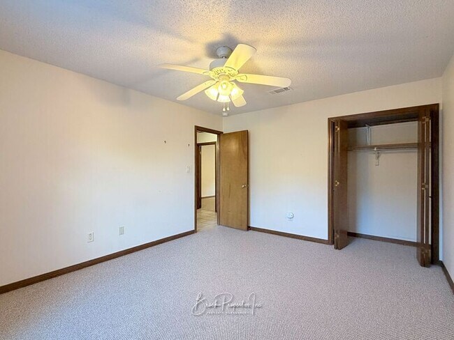 Building Photo - 325 S 73rd Ave