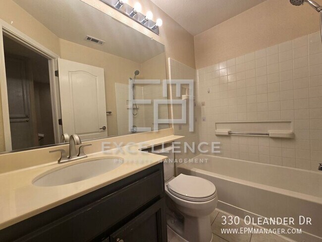 Building Photo - 330 Oleander Dr