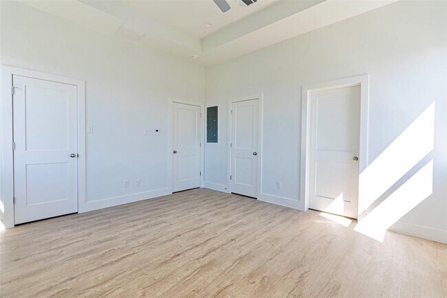 Building Photo - 4206 Mason Dr