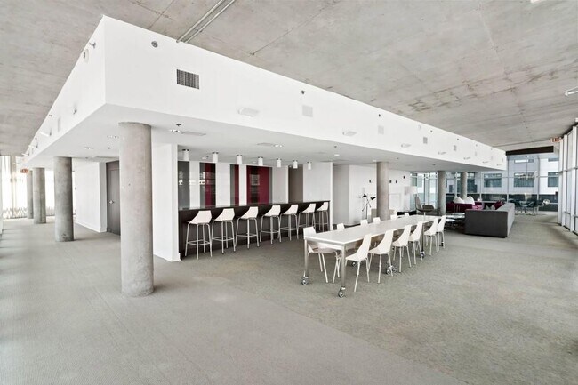 Building Photo - 845 Spring St NW