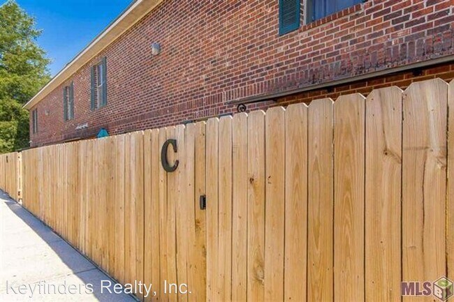 Building Photo - 3 br, 2 bath House - 1502 Harwich Dr., Unit C