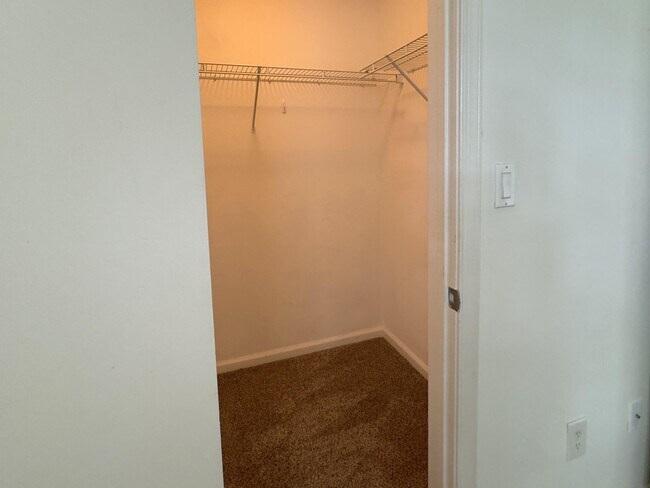 Building Photo - 1000 Crystal Way