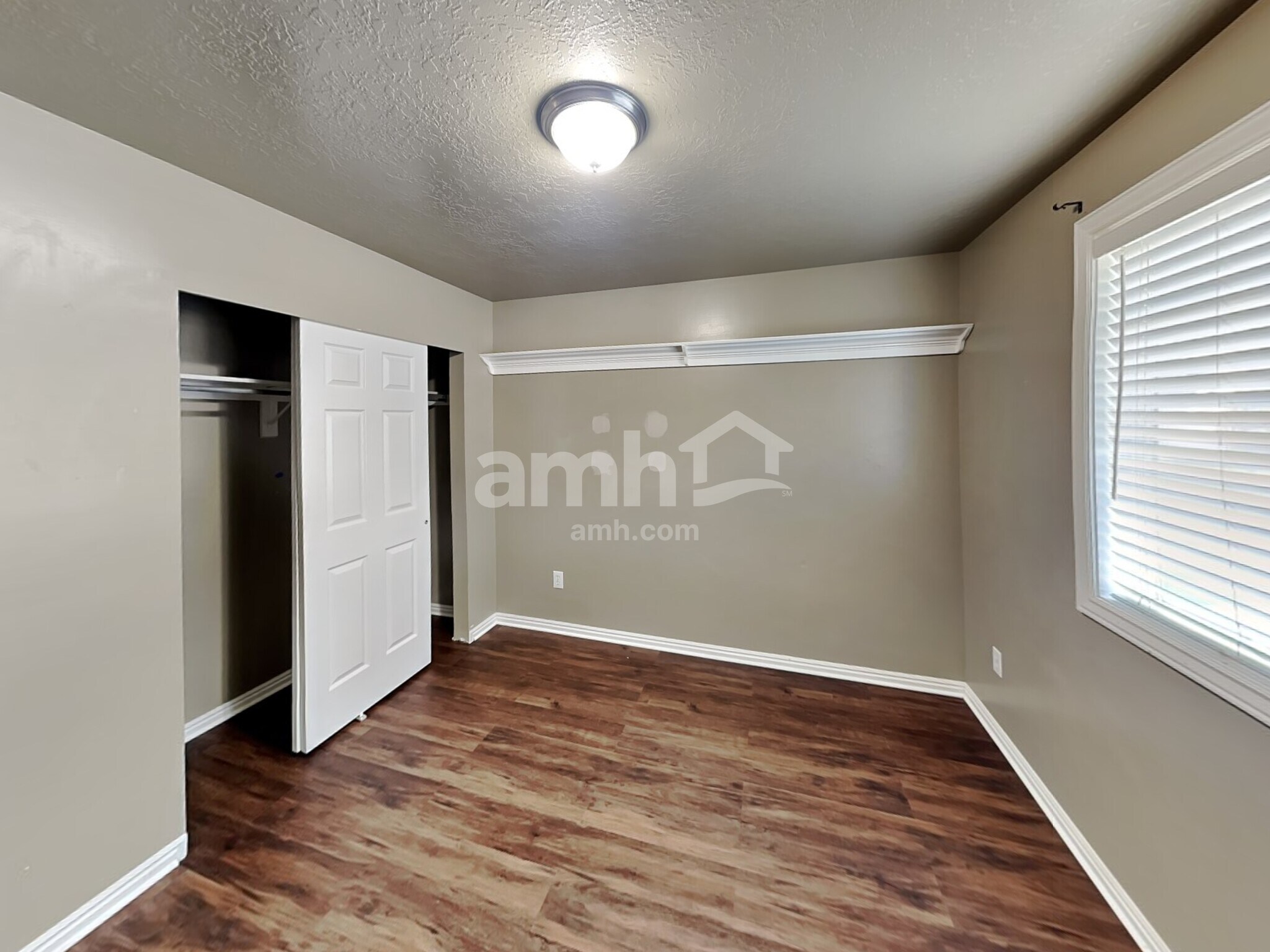 Building Photo - 307 S 1050 E