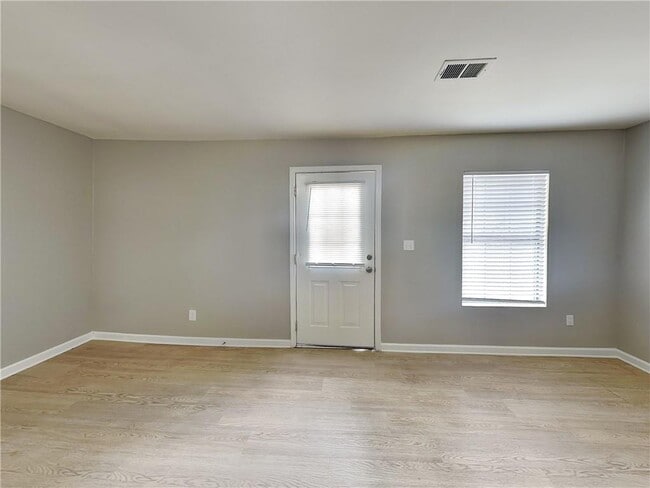 Building Photo - 8321 Beechwood Ct