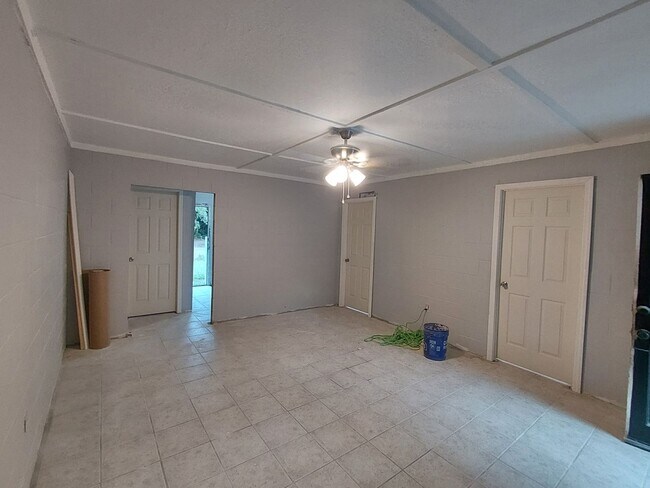 Building Photo - Stinson